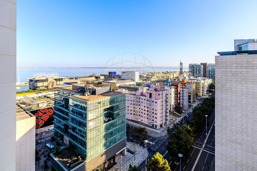 Apartamento T4 para Venda em Parque das Nações Foto 8