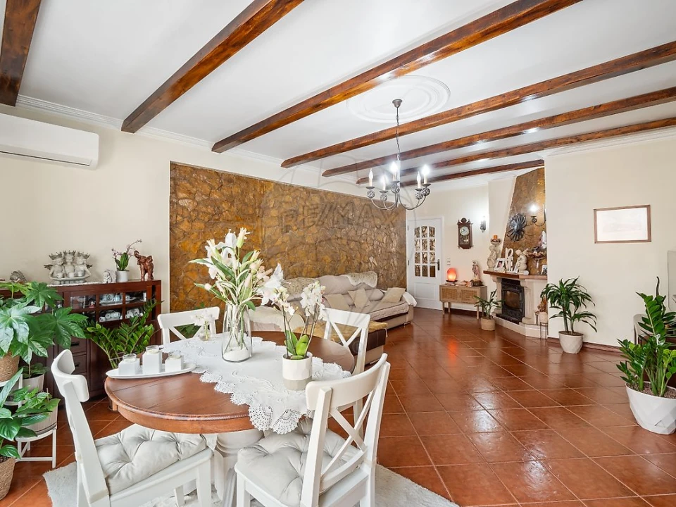 Apartamento T2 para Venda em Queluz e Belas Foto 3