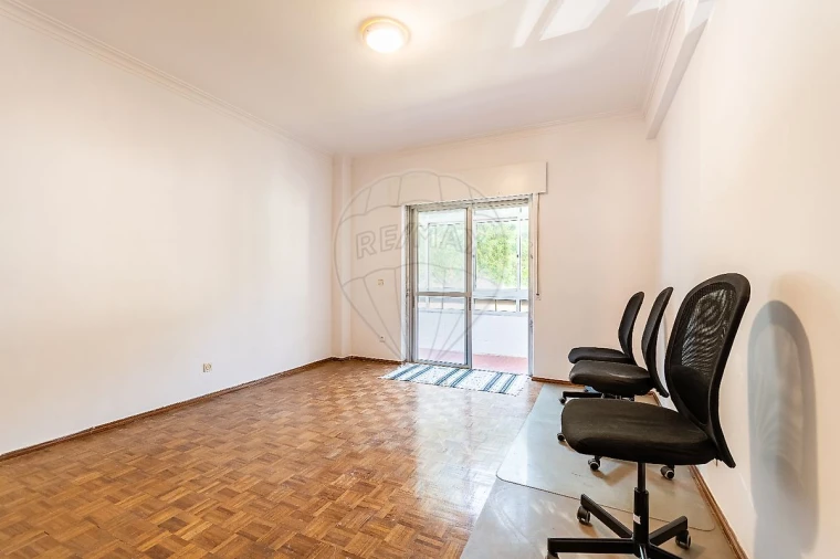 Apartamento T3 para Arrendamento em Oeiras e São Julião da Barra, Paço de Arcos e Caxias Foto 6