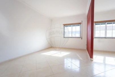 Apartamento T2 para Venda em Samora Correia