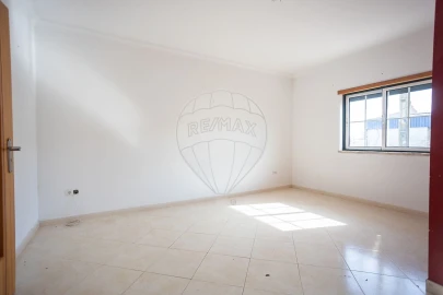 Apartamento T2 para Venda em Samora Correia