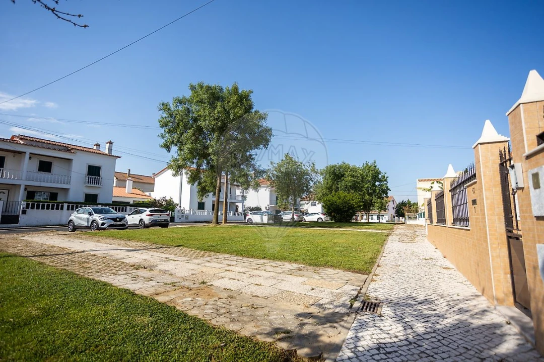 Apartamento T2 para Venda em Samora Correia Foto 30