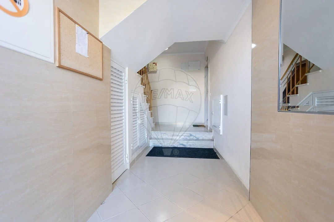 Apartamento T2 para Venda em Samora Correia Foto 3