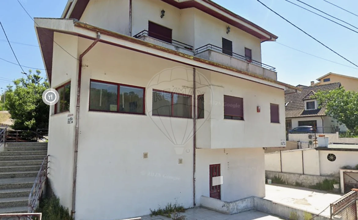 Negócio para Venda em Fânzeres e São Pedro da Cova Foto 2