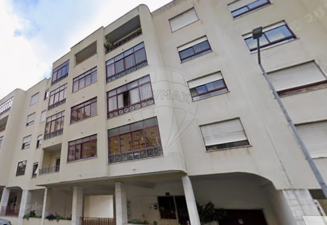 Apartamento T2 para Venda em Póvoa de Santa Iria e Forte da Casa Foto 3