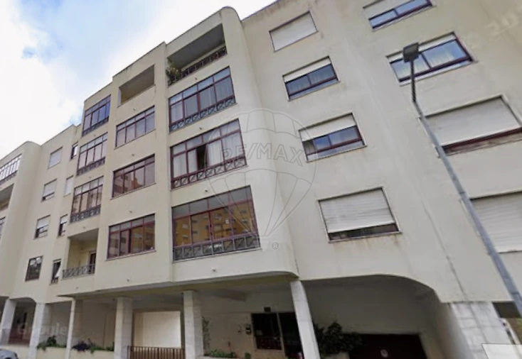 Apartamento T2 para Venda em Póvoa de Santa Iria e Forte da Casa Foto 3