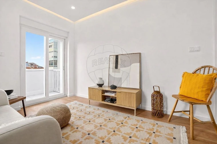 Apartamento T2 para Venda em Seixal, Arrentela e Aldeia de Paio Pires Foto 2