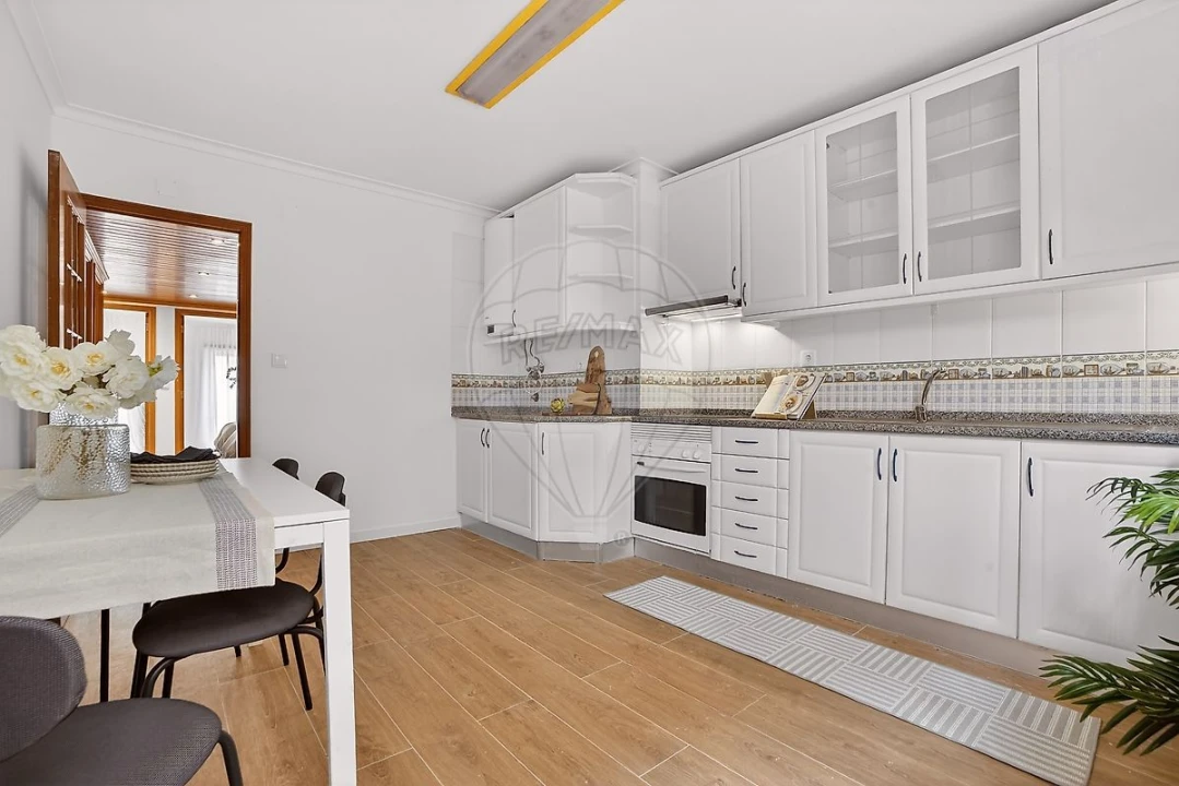 Apartamento T2 para Venda em Castanheira do Ribatejo e Cachoeiras Foto 4