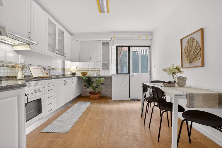 Apartamento T2 para Venda em Castanheira do Ribatejo e Cachoeiras Foto 2