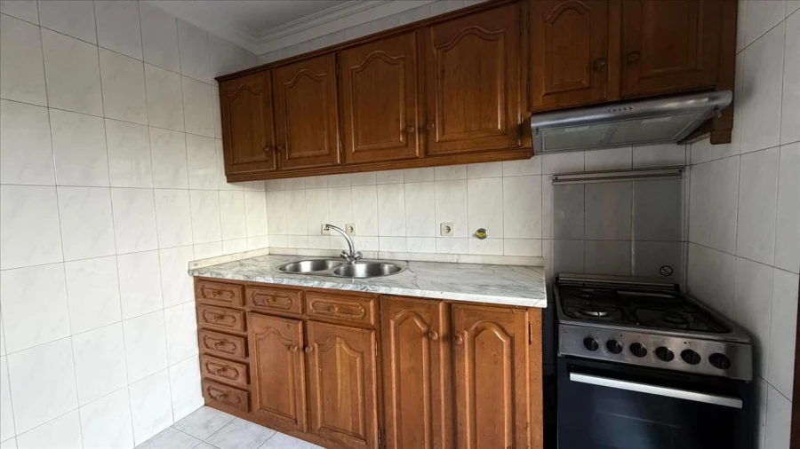 Apartamento T1 para Venda em Paço de Sousa Foto 3
