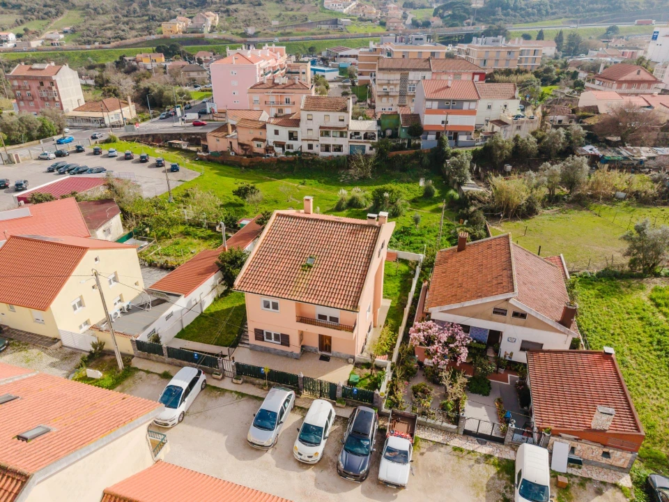 Moradia T8 para Venda em Ramada e Caneças Foto 1