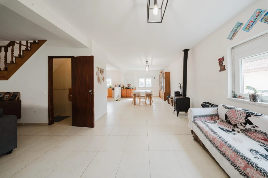 Moradia T8 para Venda em Ramada e Caneças Foto 2