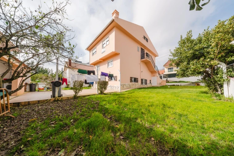 Moradia T8 para Venda em Ramada e Caneças Foto 36