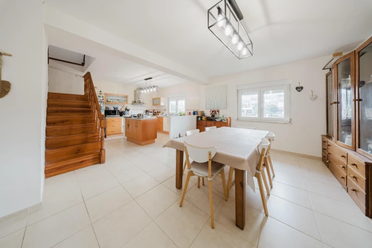 Moradia T8 para Venda em Ramada e Caneças Foto 7