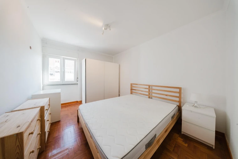 Apartamento T3 para Venda em Alvalade Foto 11