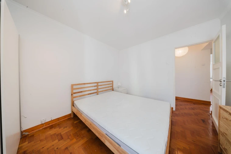 Apartamento T3 para Venda em Alvalade Foto 12