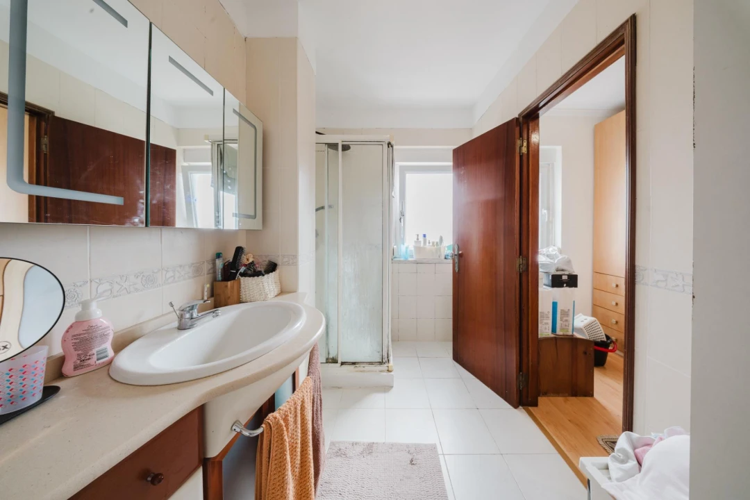 Moradia T8 para Venda em Ramada e Caneças Foto 16