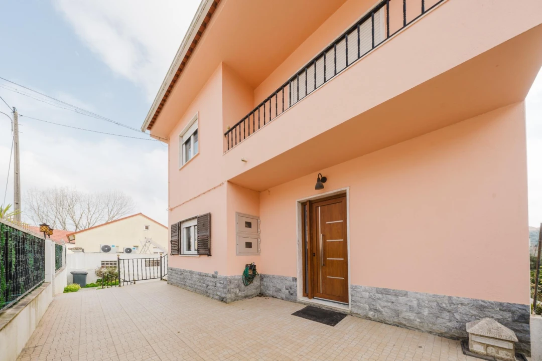 Moradia T8 para Venda em Ramada e Caneças Foto 33