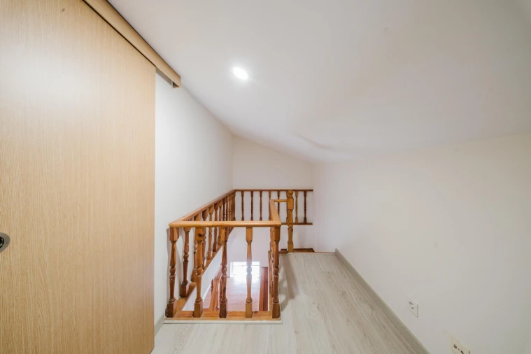 Moradia T8 para Venda em Ramada e Caneças Foto 10