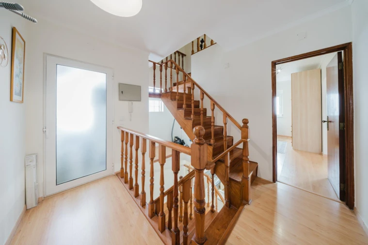 Moradia T8 para Venda em Ramada e Caneças Foto 17