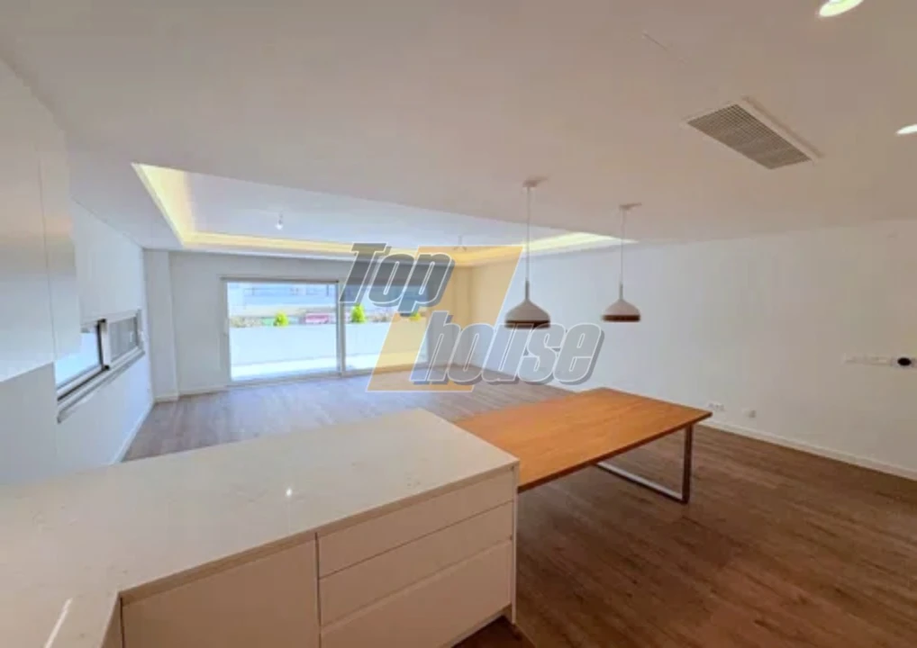 Moradia T5 para Venda em Almada, Cova da Piedade, Pragal e Cacilhas Foto 2