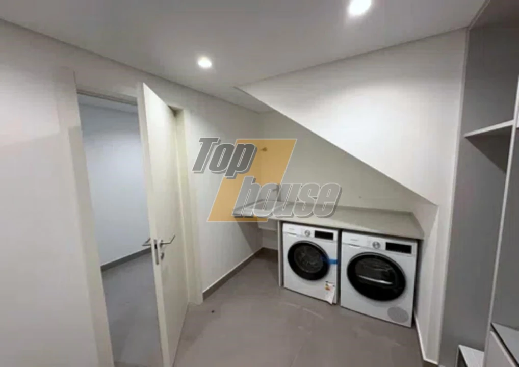 Moradia T5 para Venda em Almada, Cova da Piedade, Pragal e Cacilhas Foto 9