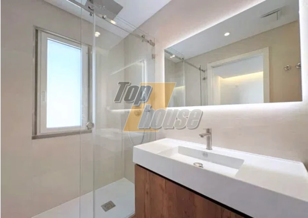 Moradia T5 para Venda em Almada, Cova da Piedade, Pragal e Cacilhas Foto 27