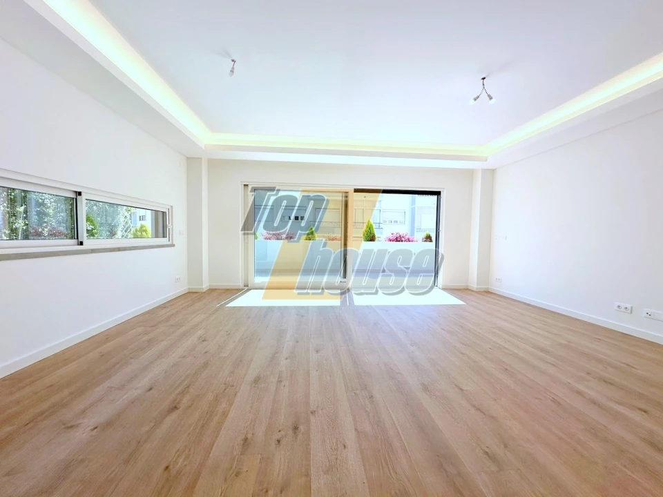 Moradia T5 para Venda em Almada, Cova da Piedade, Pragal e Cacilhas Foto 6