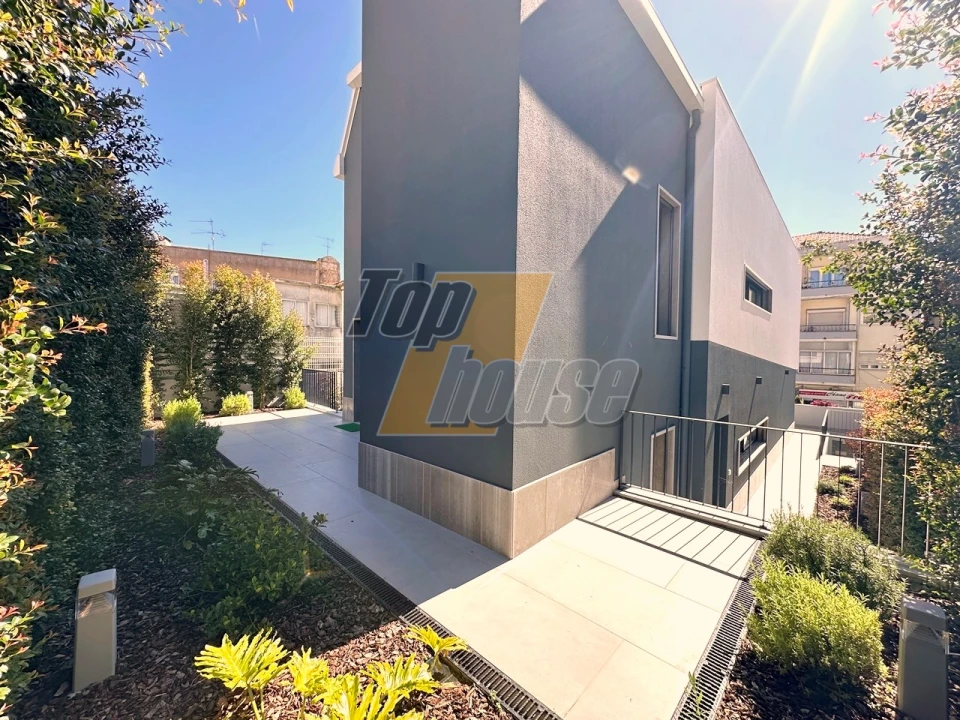 Moradia T5 para Venda em Almada, Cova da Piedade, Pragal e Cacilhas Foto 47