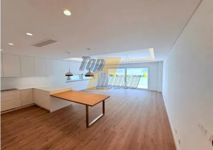 Moradia T5 para Venda em Almada, Cova da Piedade, Pragal e Cacilhas Foto 3