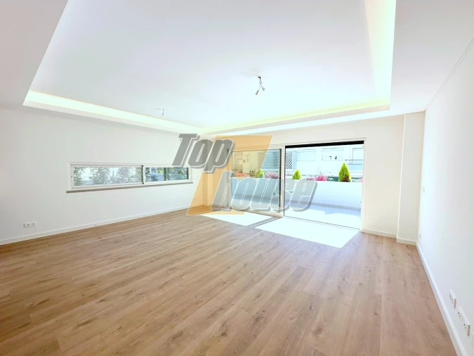 Moradia T5 para Venda em Almada, Cova da Piedade, Pragal e Cacilhas Foto 5