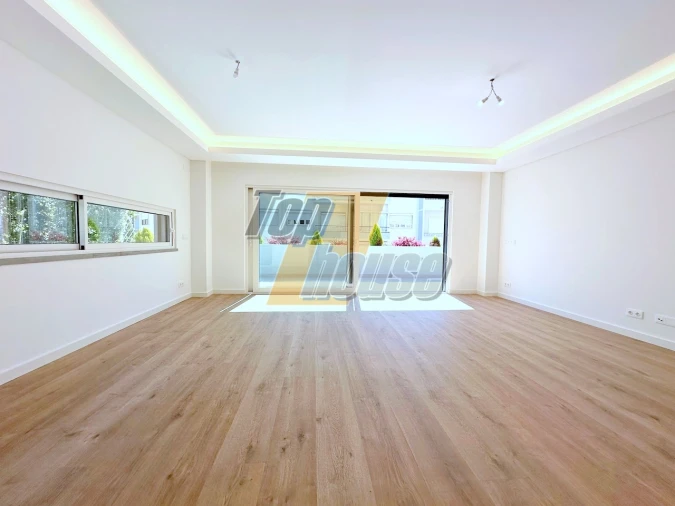 Moradia T5 para Venda em Almada, Cova da Piedade, Pragal e Cacilhas Foto 6