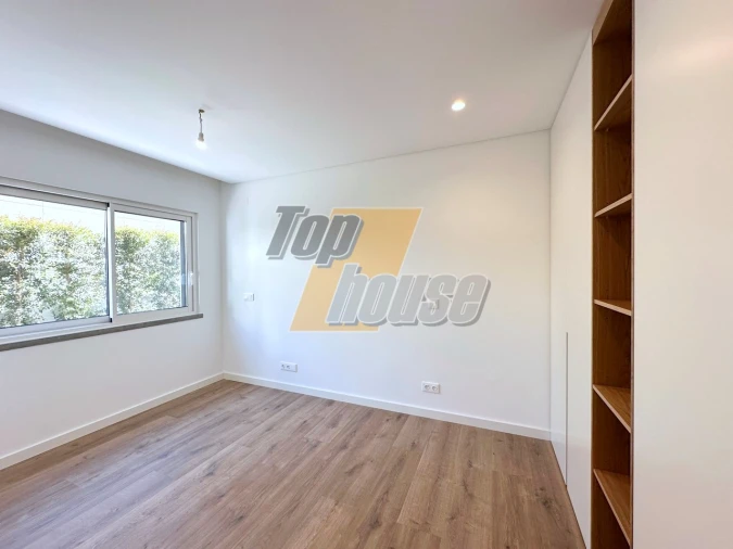 Moradia T5 para Venda em Almada, Cova da Piedade, Pragal e Cacilhas Foto 13