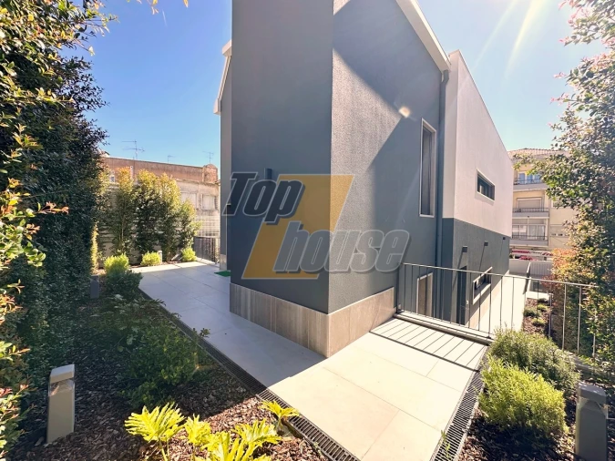 Moradia T5 para Venda em Almada, Cova da Piedade, Pragal e Cacilhas Foto 47