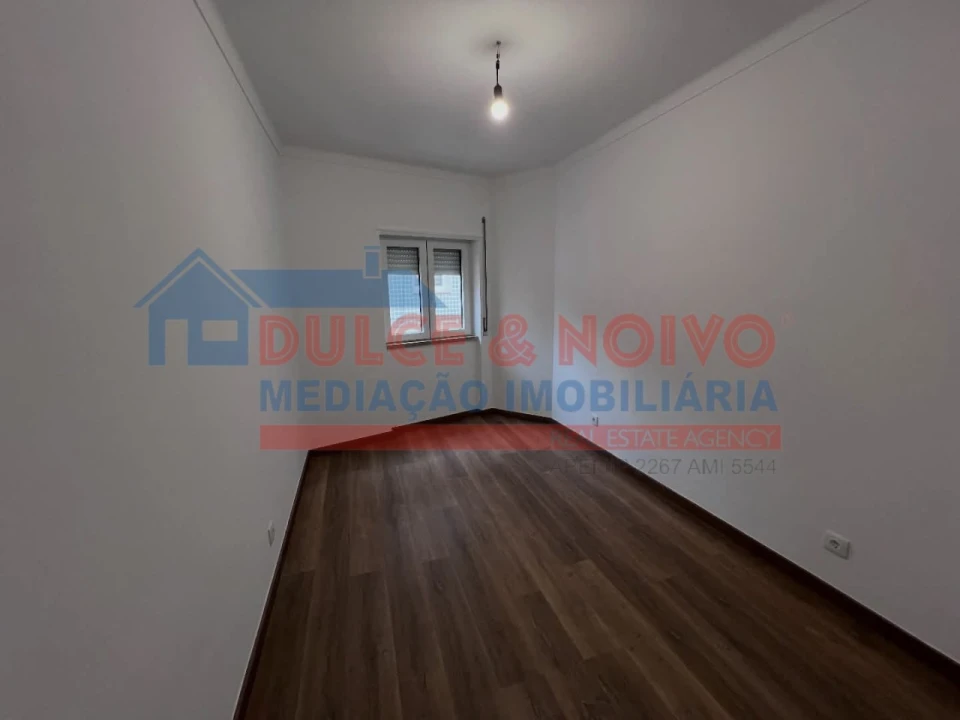 Moradia T2 para Venda em Vermelha Foto 7