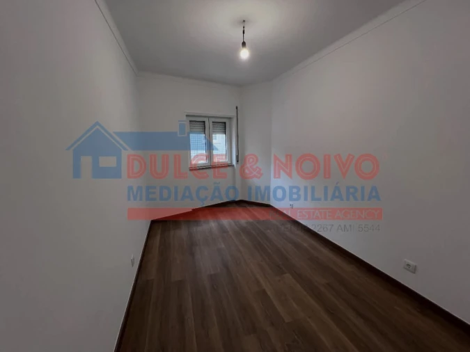 Moradia T2 para Venda em Vermelha Foto 7