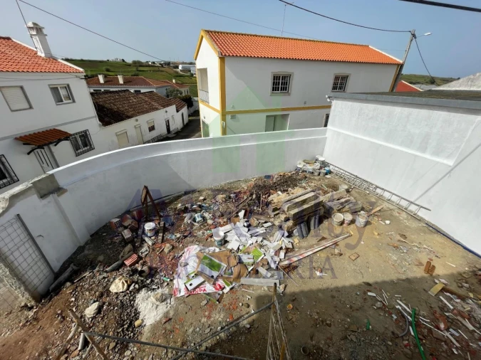 Moradia T3 para Venda em Miragaia e Marteleira Foto 5