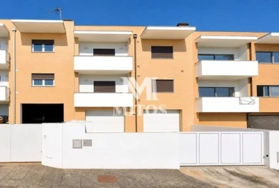 Moradia T4 para Venda em Barroselas e Carvoeiro