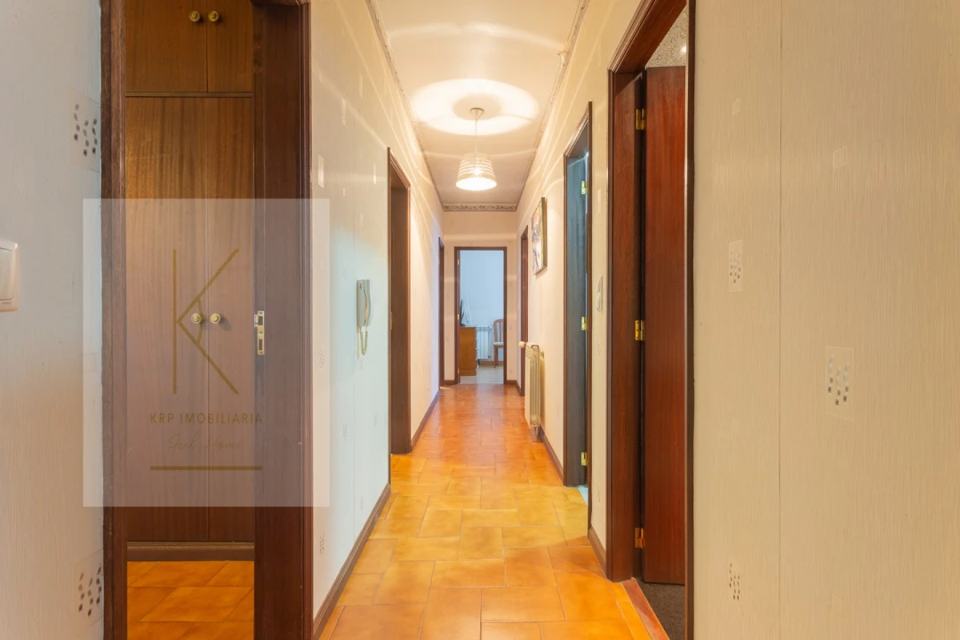 Moradia T4 para Venda em Mazarefes e Vila Fria Foto 5