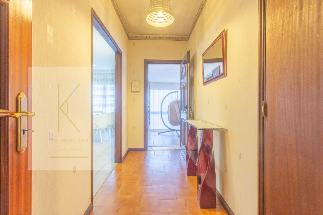 Moradia T4 para Venda em Mazarefes e Vila Fria Foto 7