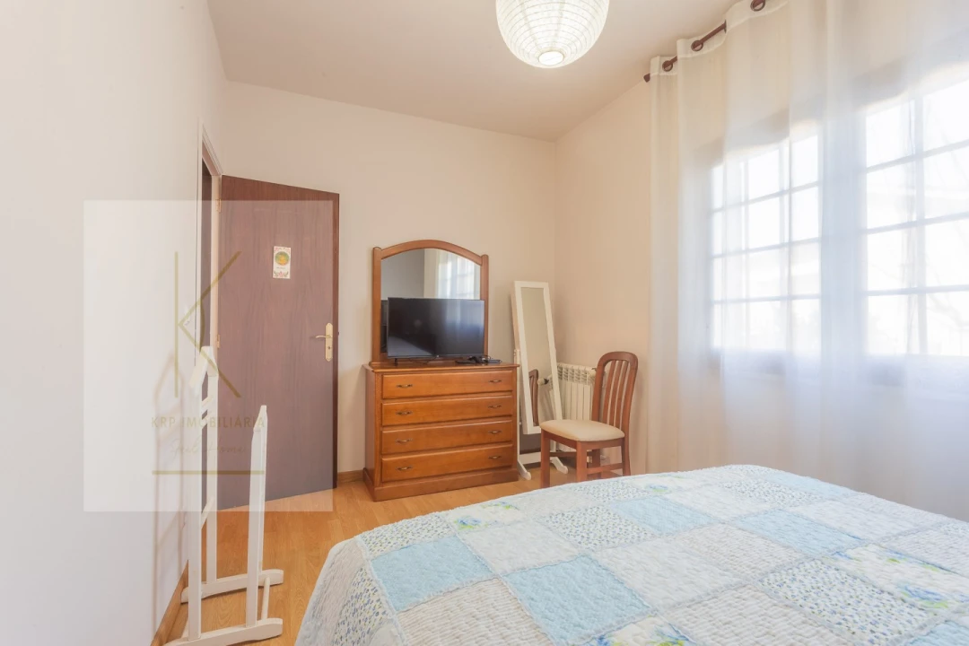 Moradia T4 para Venda em Mazarefes e Vila Fria Foto 16