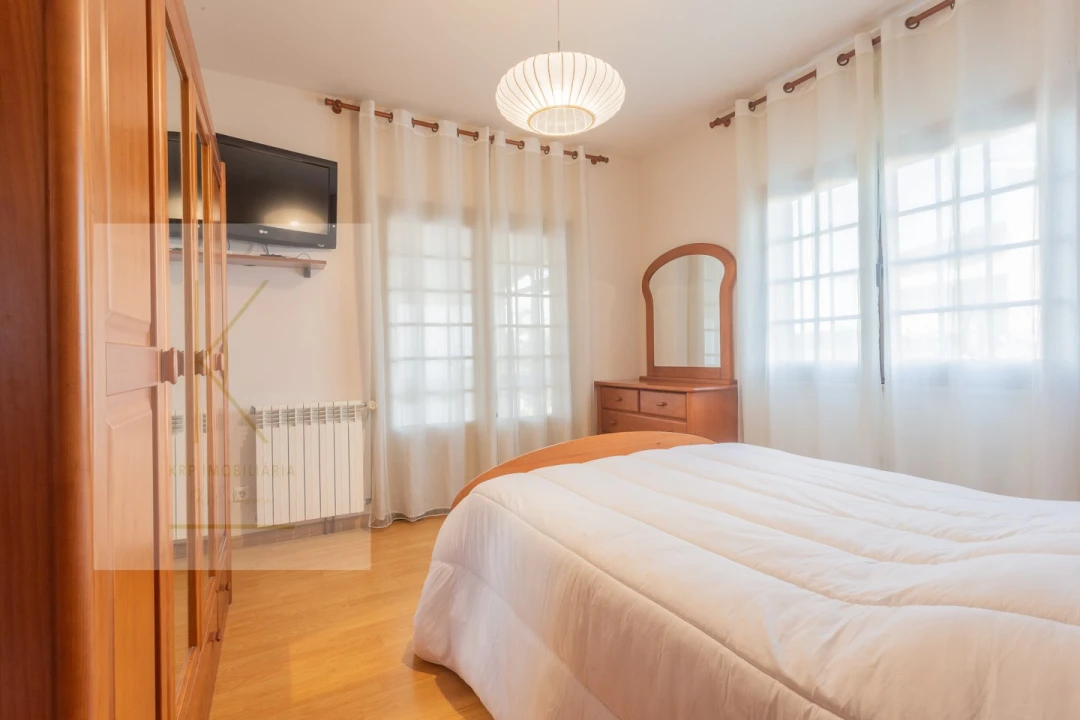 Moradia T4 para Venda em Mazarefes e Vila Fria Foto 17