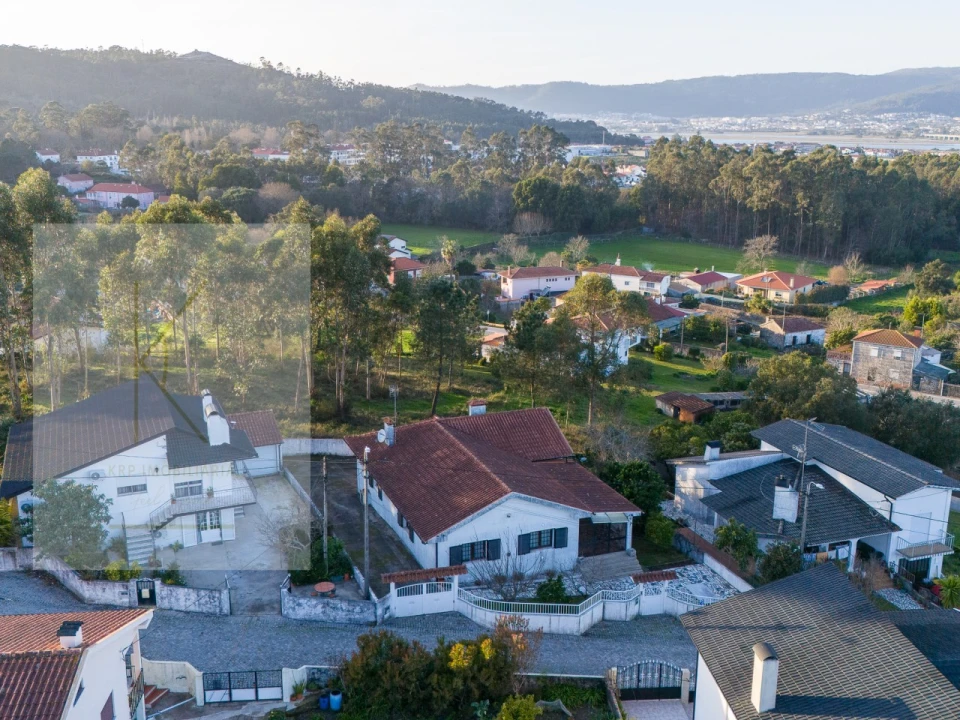 Moradia T4 para Venda em Mazarefes e Vila Fria Foto 27