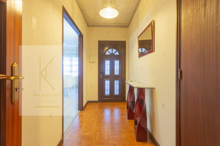 Moradia T4 para Venda em Mazarefes e Vila Fria Foto 6