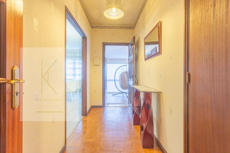 Moradia T4 para Venda em Mazarefes e Vila Fria Foto 7