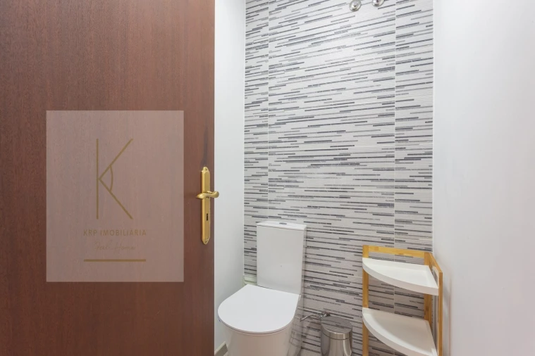 Moradia T4 para Venda em Mazarefes e Vila Fria Foto 8