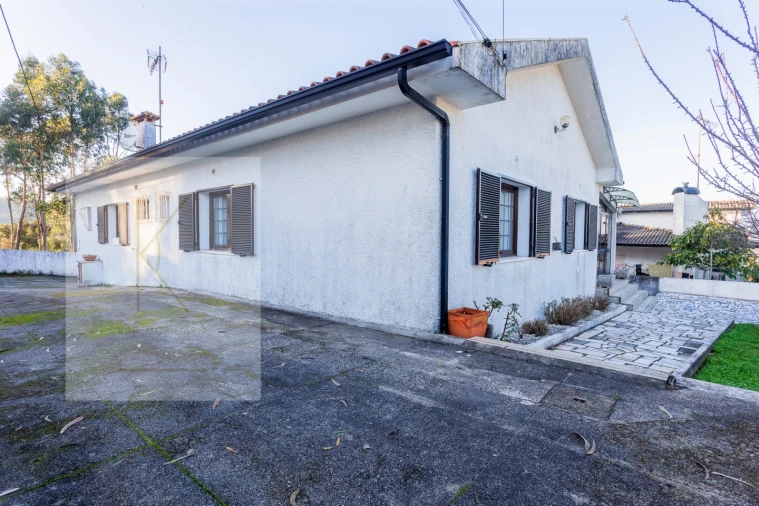 Moradia T4 para Venda em Mazarefes e Vila Fria Foto 23