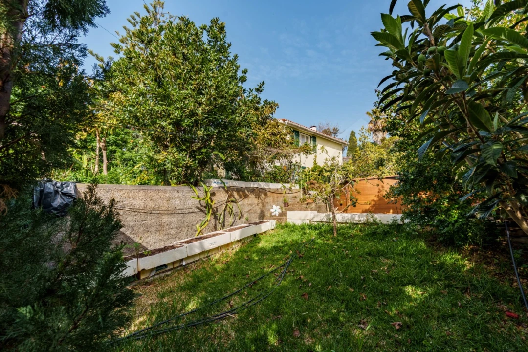 Moradia T3 para Venda em Caniço Foto 32