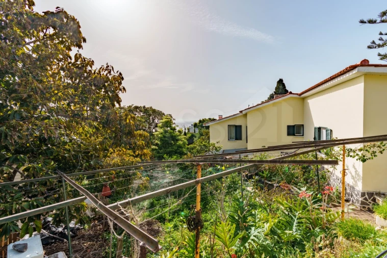 Moradia T3 para Venda em Caniço Foto 6