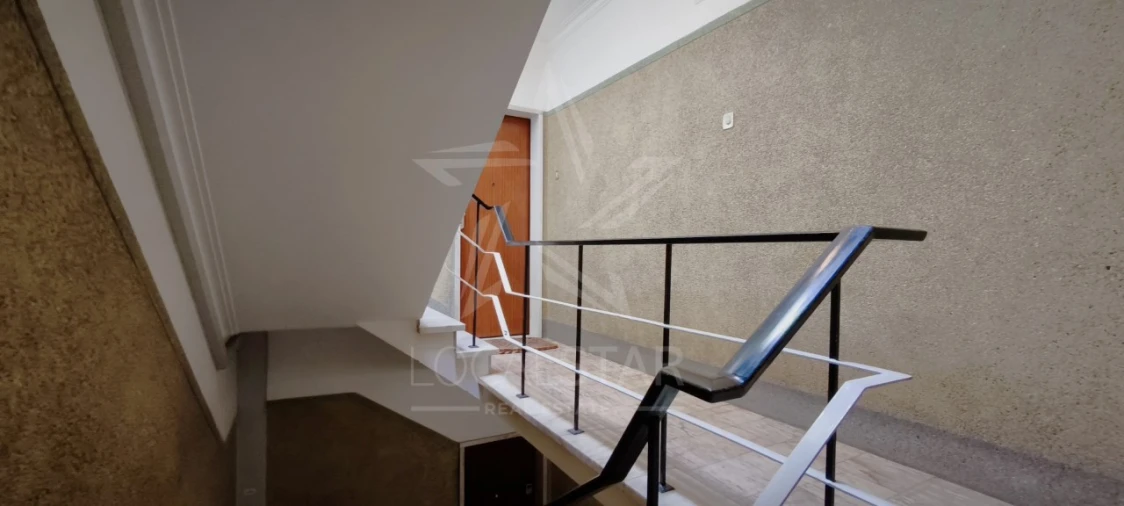 Apartamento T2 para Venda em Rio de Mouro Foto 2
